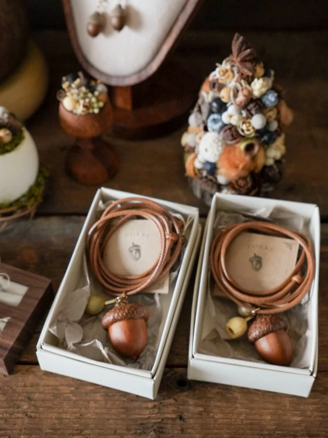 森のクリスマスマーケット

今週に土日の２日間は
岐阜駅のアクティブGで開催される
「森のクリスマスマーケット」に
出店させていただきます！
@morixmas_gifu さま
@activeg_official さま

ポッケも森のクリスマスを
楽しんでいただけるような
作品をたくさんご用意して
お待ちしております♡

ぜひお立ち寄りください

Chiemi

・
・
・

⚘出店イベント

𓍯森のクリスマスマーケット
日時:2025年12月6日（土）&7日(日)
10:00〜17:00
場所:岐阜県岐阜市橋本町１丁目１０−１
JR岐阜駅直結アクティブG
2F ふれあい広場

(@morixmas_gifu さま)

𓍯旅する楽園
日時:2025年12月13日（土）
12:00〜20:00
  2025年12月14日（日）
10:00〜16:00
場所:アピタ各務原店
（ @tabisuru_rakuen ）

#木の実アレンジ
#木の実雑貨
#ナチュラルアクセサリー
#ナチュラルインテリア