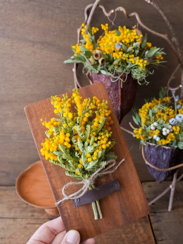 ミモザボード🌼

古材で作ったボードに小さなミモザの花束を飾る。

ミモザの黄色が少しあるだけで
お部屋が一気に春になる。
ミモザは春をそっと連れてきてくれる存在です☺️

こちらも既にお迎えいただいてるので
備忘録として。

aika
.
.
.
⚘出店イベント

𓍯KOZOJI ICONIC MARKET
日時:2026年3月21日（土）、22日(日)の2日間
11:00〜16:00
場所: 愛知県春日井市中央台2丁目5
アピタ高蔵寺店屋上パーキング
(@kozoji.iconic.market さま)

𓍯手仕事三星市
日時:2026年4月12日（日）
10:00-15:00
場所：三星毛糸（羽島市正木町不破一色898）
(@mitsuboshi1887 さま)

𓍯サンデービルヂングマーケット
日時:2026年4月19日(日)
11:00~16:00
場所:岐阜県岐阜市柳ヶ瀬商店街
( @sundaybldg.mkt さま)

𓍯余白マルシェ
日時:2026年4月29日(水)
10:00〜16:00
場所:せきてらす
岐阜県関市平和通４丁目12番地1
( @yohaku.marche さま)

#ミモザ